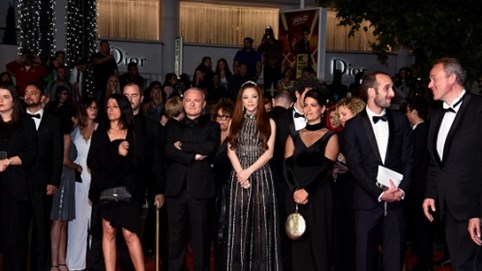 Lý Nhã Kỳ cùng ê-kip 