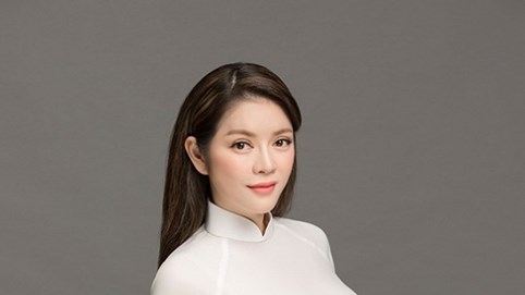 Lý Nhã Kỳ nền nã diện áo dài trắng nữ sinh