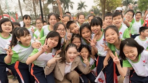 Lý Nhã Kỳ trẻ trung tại giải chạy hưởng ứng Asiad 18