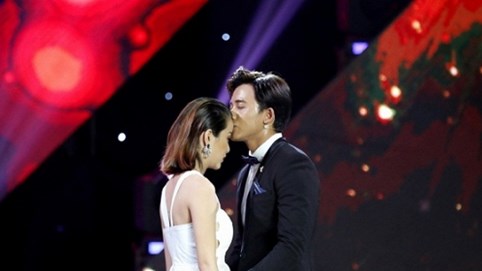 Mai Tài Phến từ chối tình cảm của “người xưa” bằng nụ hôn lên trán