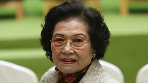 Mất chồng con, nữ tỷ phú 90 tuổi vẫn xưng bá thương trường Hong Kong