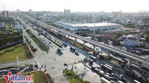 Chậm trễ, đội vốn tỷ USD: Lại xin vay nợ nước ngoài