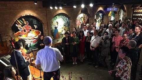 Mô hình cá sạch và “ngoại giao nhân dân“