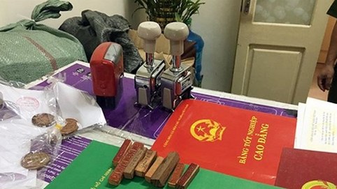 Mở rộng điều tra cán bộ, quan chức mua bằng giả