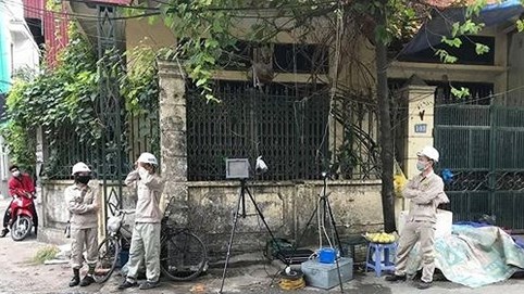 Môi trường không nguy hại, công nhân Công ty bóng đèn Rạng Đông đi làm trở lại