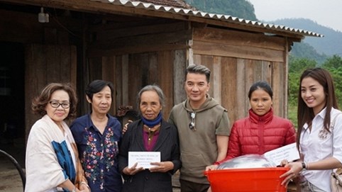 Mr.Đàm trao 300 phần quà và 3 căn nhà tình nghĩa tại Quảng Bình