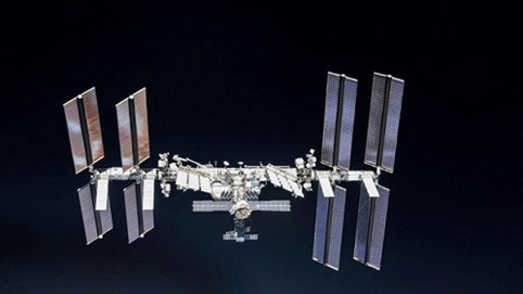 NASA xác nhận mở dịch vụ du lịch vũ trụ giá 35.000 USD/đêm