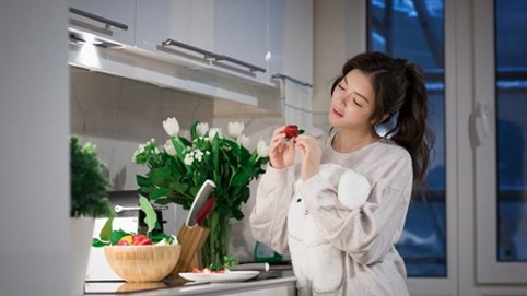 Vén màn sự thật sau ánh hào quang của Lý Nhã Kỳ