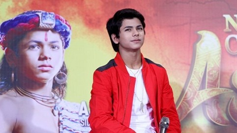 Ngắm vẻ đẹp nam thần của hotboy 18 tuổi phim 