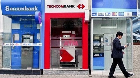 Ngân hàng báo lãi đậm 6 tháng đầu năm, lợi nhuận nửa cuối năm vẫn còn nhiều ẩn số