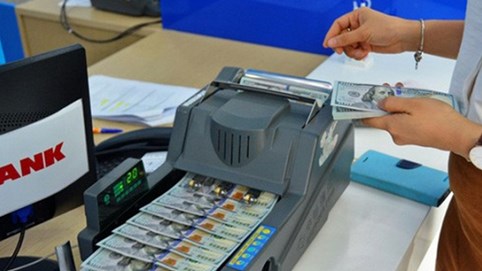 Ngân hàng siết đối tượng được vay USD: Áp lực lớn cho doanh nghiệp
