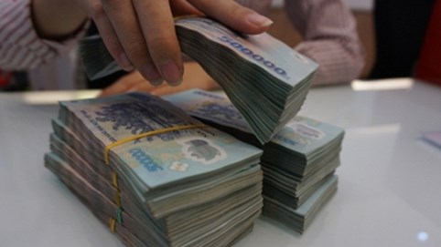 Ngân hàng thưởng Tết đến 9 tháng lương