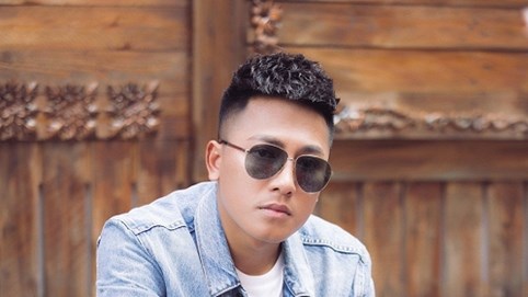 Hong Kong 1 gây bão, Châu Khải Phong cover hay không kém