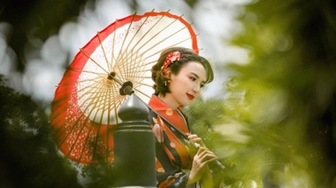 Ngọc Diễm duyên dáng trong trang phục truyền thống Nhật Bản