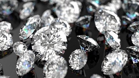 Người giàu mua kim cương giải khuây trong mùa dịch