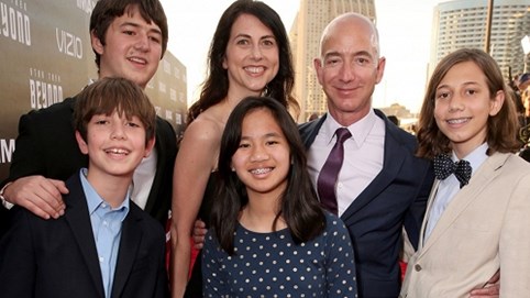 Người giàu nhất thế giới dạy con điều gì về thành công?