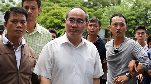 Người Thủ Thiêm náo loạn khi ông Nguyễn Thiện Nhân đến thăm