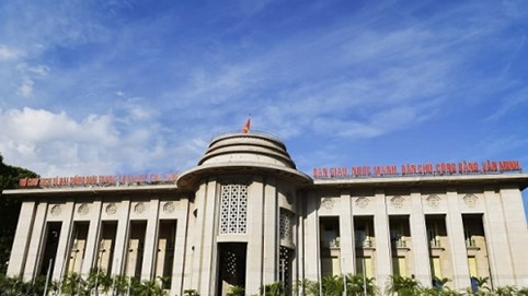 Trần lãi suất tiết kiệm tiếp tục giảm