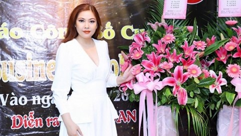 Nhà sản xuất Kim Thanh Thảo trẻ trung tại họp báo 