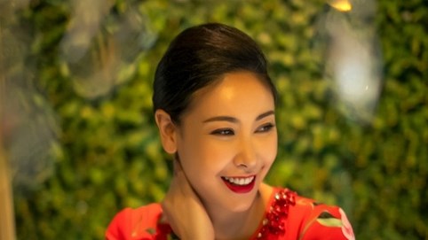 Nhan sắc trẻ trung tuổi 43 của Hoa hậu Hà Kiều Anh