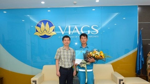 Nhân viên hàng không trả lại hơn một tỷ đồng khách bỏ quên