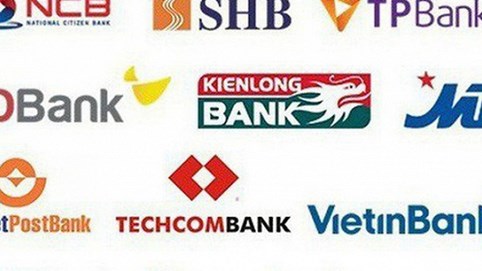 Nhiều lãnh đạo ngân hàng mua cổ phiếu 'đỡ giá'