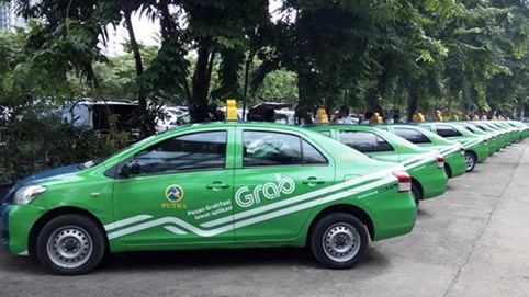 Nhiều nước phát triển quản Uber, Grab như taxi truyền thống