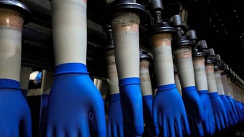 Nhờ Covid-19, ông chủ nhà máy sản xuất găng tay Malaysia trở thành tỷ phú USD