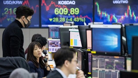 Tiền tệ của các nước châu Á nào được hưởng lợi khi giá dầu sụt giảm?