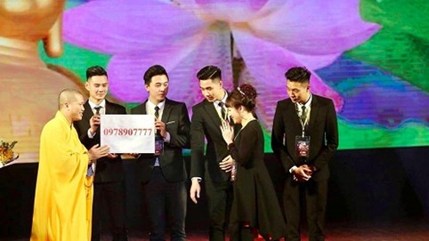 Những màn đấu giá đầy ý nghĩa trong  đêm nghệ thuật Đông ấm tình thương