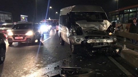 Nóng 24h qua: Lái xe tử vong trên cầu Nhật Tân sau khi lên Facebook “cầu cứu”