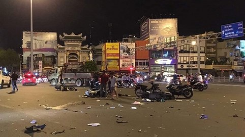 Nóng 24h qua: Nữ tài xế lái BMW say xỉn “lao như tên bắn” ở Sài Gòn