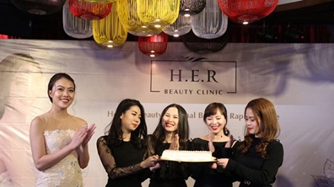 Nồng ấm Gala kỷ niệm 1 năm thành lập H.E.R Beauty Clinic