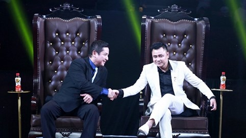 NSND Tự Long làm giám khảo Quyền lực ghế nóng