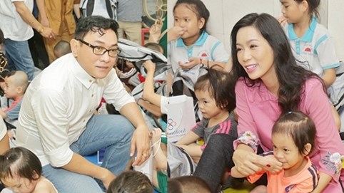 NSƯT Trịnh Kim Chi - Hoàng Phúc chung tay vì trẻ em mồ côi