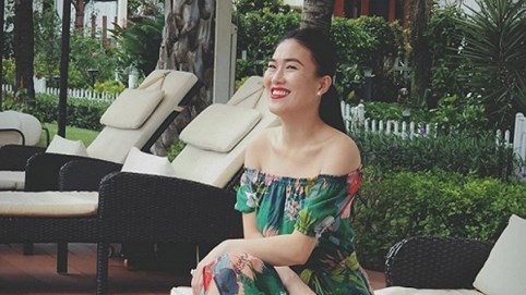 Nữ tiếp viên hàng không Thu Hằng ra mắt 