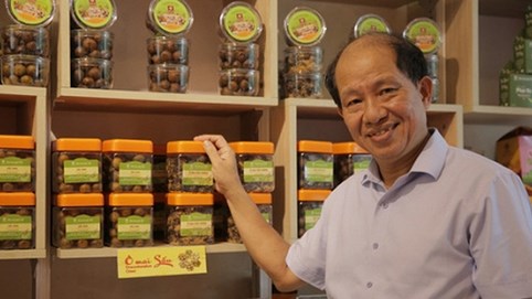 Ông chủ ô mai Hồng Lam: 