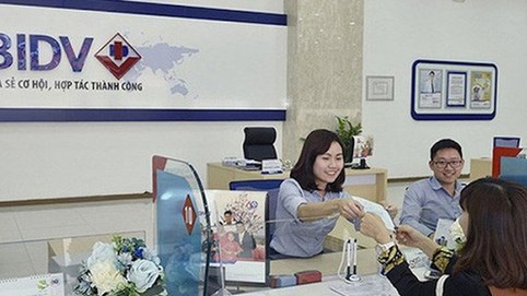 Ông lớn ngân hàng lại kêu thiếu tiền