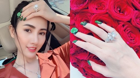 Phan Thị Mơ được bạn trai doanh nhân tặng nhẫn kim cương 5,5 tỷ đồng