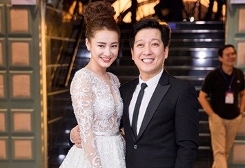 Phía Nhã Phương chính thức xác nhận tin đồn kết hôn với Trường Giang vào tháng 9