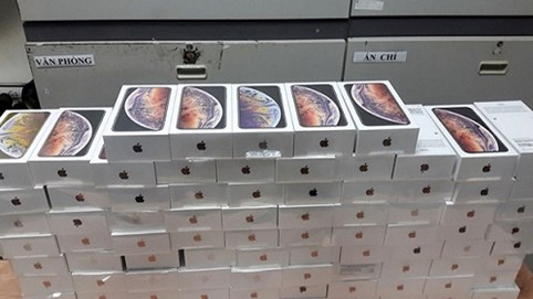 Phó thủ tướng chỉ đạo xác minh vụ nhập khẩu 1.157 iPhone ở Nội Bài