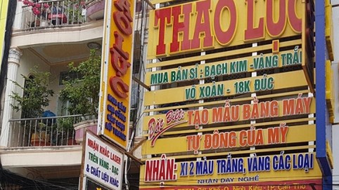 Vụ đổi 100 USD phạt 270 triệu: Lệnh khám nhà được ký trước 6 ngày vì nghi ngờ có dấu hiệu vi phạm?