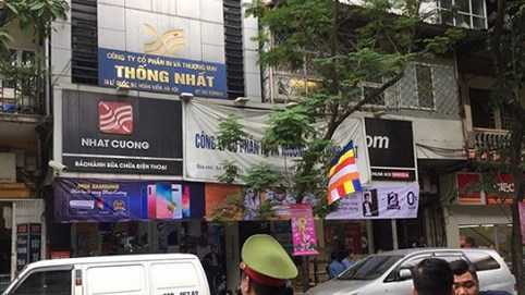 Nhiều cửa hàng Nhật Cường Mobile bị khám xét