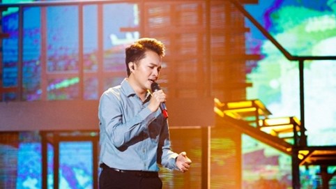 Phương Dung: “Chưa có ca sĩ nào hát Về đâu mái tóc người thương hay như Nam Cường”