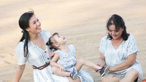 Phương Vy: “Bố mẹ tôi thương 2 chàng rể như con cái trong nhà”