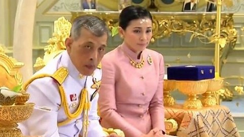 Quốc vương Thái Lan lập nữ tướng làm hoàng hậu