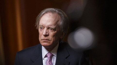 Quỹ của vua trái phiếu Bill Gross lần đầu giảm dưới 1 tỷ USD