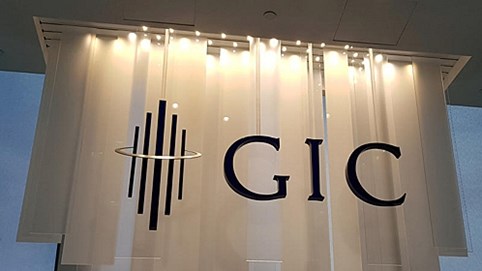 Quỹ đầu tư đau đầu nghĩ cách tiêu tiền