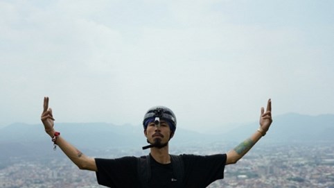 Rapper Đen vượt qua nỗi sợ độ cao để quay MV “Ngày khác lạ”