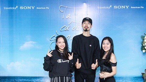 Rapper Kimmese đến chúc mừng Đen và Linh Cáo ra mắt MV mới